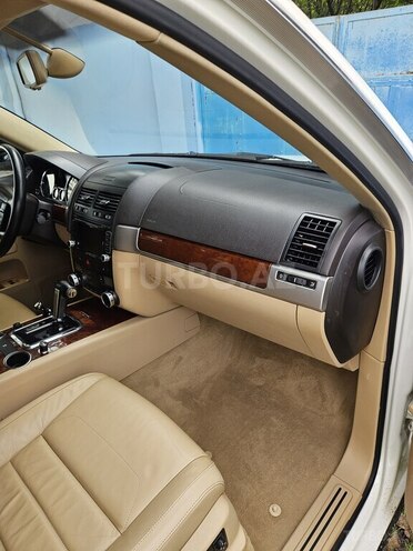 Volkswagen Touareg 2009, 270,000 km - 3.6 l - Şabran