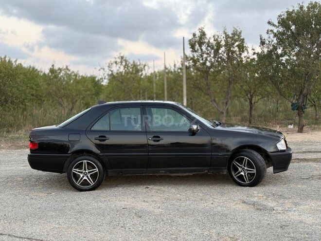 Mercedes C 220 1996, 331,000 km - 2.2 л - Bakı