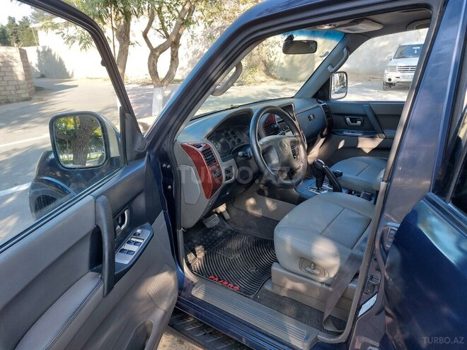 Mitsubishi Pajero 2006, 245,000 km - 3.0 l - Bakı