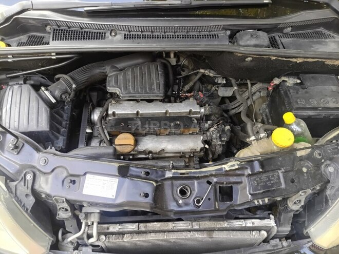 Opel Meriva 2005, 193,000 km - 1.6 л - Xudat
