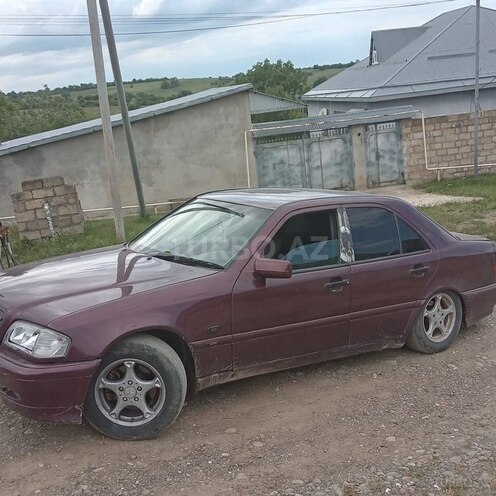 Mercedes C 180 1997, 432,443 km - 1.8 l - Qusar