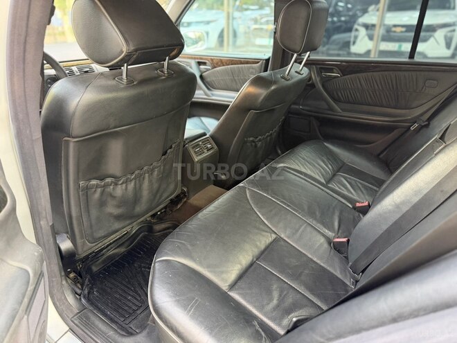Mercedes E 270 2001, 420,000 km - 2.7 l - Sumqayıt