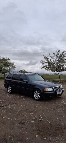 Mercedes C 180 1999, 400,000 km - 1.8 l - Qusar