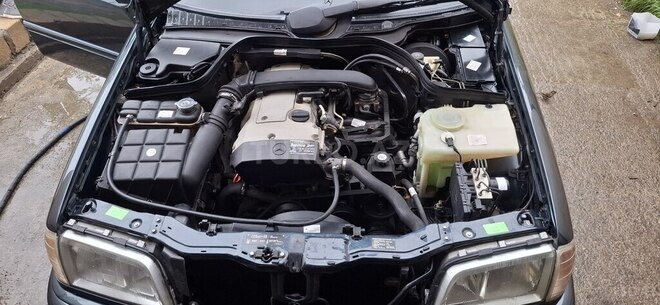 Mercedes C 180 1999, 400,000 km - 1.8 l - Qusar