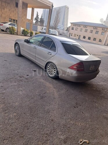 Mercedes C 240 2003, 370,203 km - 2.6 l - Bakı