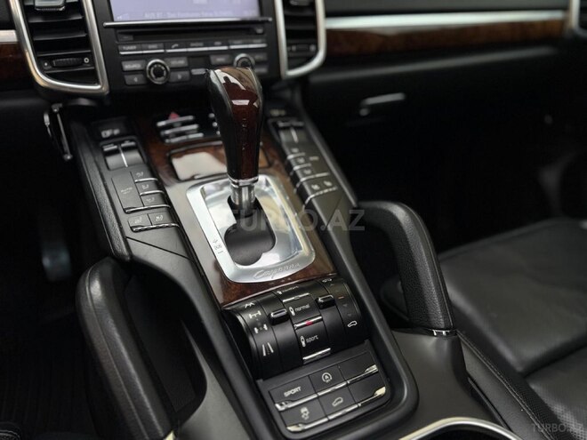 Porsche Cayenne Turbo 2011, 204,000 km - 4.8 л - Bakı