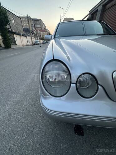 Mercedes E 220 2000, 426,271 km - 2.2 l - Bakı