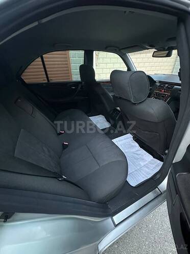 Mercedes E 220 2000, 426,271 km - 2.2 l - Bakı
