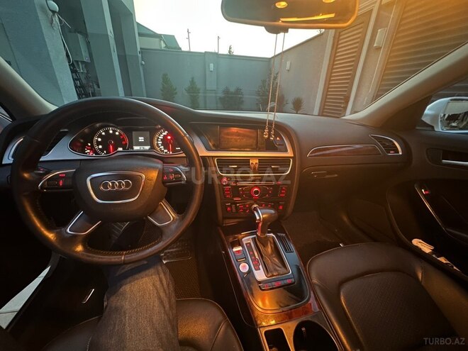 Audi A4 2013, 220,000 km - 1.8 л - Bakı