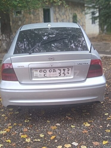 Opel Vectra 1999, 290,500 km - 1.6 л - Tovuz
