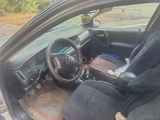 Opel Vectra 1999, 290,500 km - 1.6 л - Tovuz