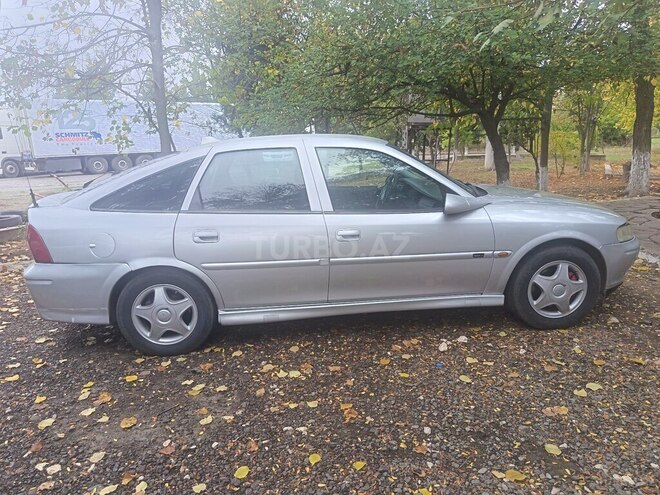 Opel Vectra 1999, 290,500 km - 1.6 л - Tovuz