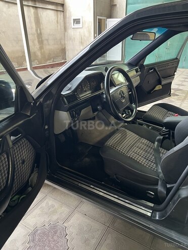 Mercedes  1995, 300,000 km - 3.0 l - Sumqayıt