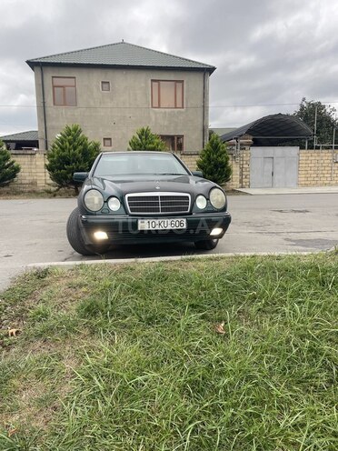 Mercedes E 280 1996, 375,412 km - 2.8 l - Quba