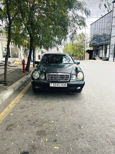 Mercedes E 280 1996, 375,412 km - 2.8 l - Quba