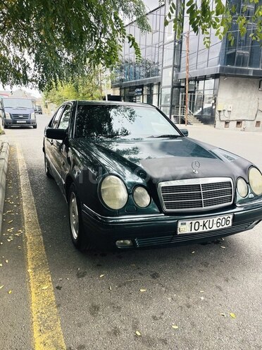 Mercedes E 280 1996, 375,412 km - 2.8 l - Quba