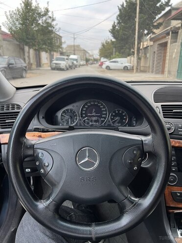 Mercedes E 240 2003, 305,500 km - 2.6 l - Bakı