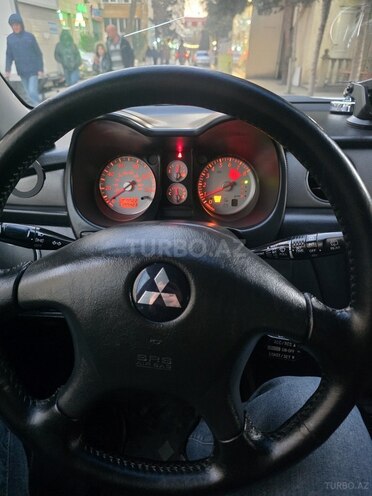 Mitsubishi Outlander 2002, 290,000 km - 2.4 л - Bakı