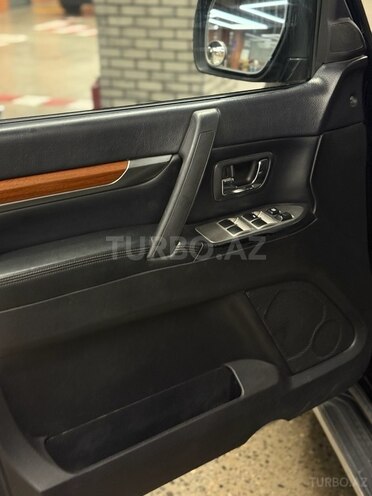 Mitsubishi Pajero 2007, 278,000 km - 3.0 l - Bakı