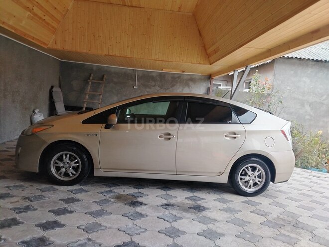 Toyota Prius 2010, 555,000 km - 1.8 л - Zaqatala