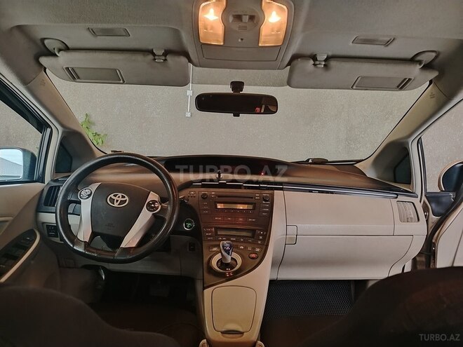 Toyota Prius 2010, 555,000 km - 1.8 л - Zaqatala