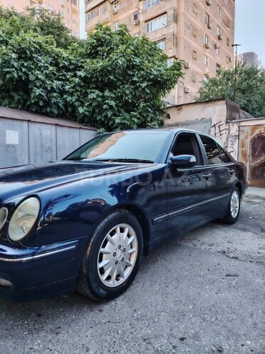 Mercedes E 240 2000, 295,000 km - 2.4 l - Bakı