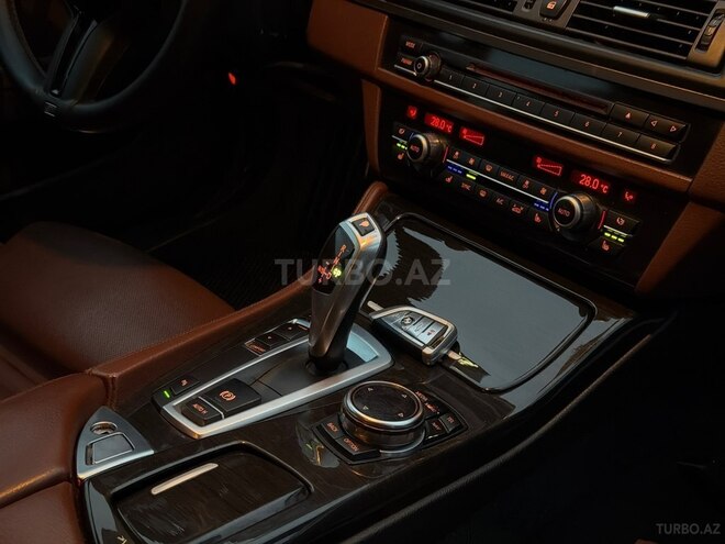 BMW 528 2015, 185,000 km - 2.0 л - Gəncə