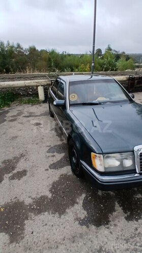 Mercedes E 220 1993, 456,480 km - 2.2 л - Qusar