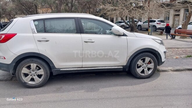 Kia Sportage 2011, 215,000 km - 2.0 l - Bakı