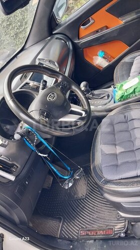 Kia Sportage 2011, 215,000 km - 2.0 l - Bakı