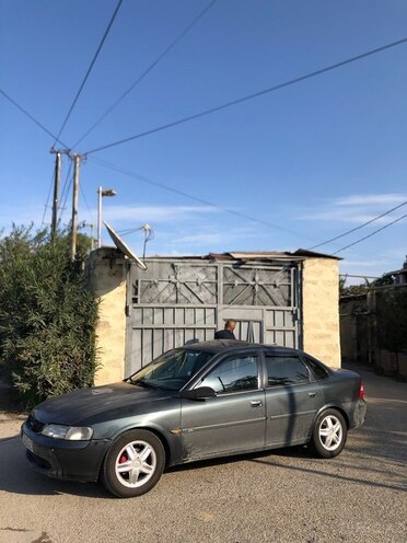 Opel Vectra 1996, 250,000 km - 1.8 l - Bakı