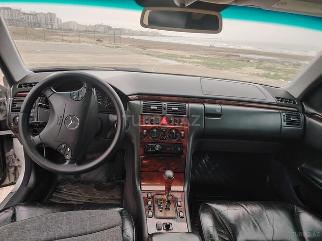 Mercedes E 240 2000, 415,000 km - 2.4 l - Sumqayıt