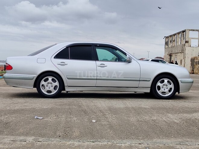 Mercedes E 240 2000, 415,000 km - 2.4 l - Sumqayıt