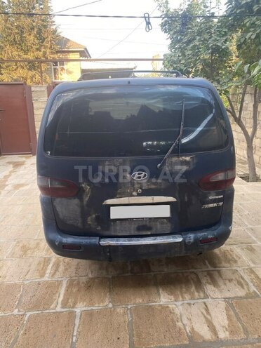 Hyundai H-1 1998, 500,000 km - 2.5 l - Salyan