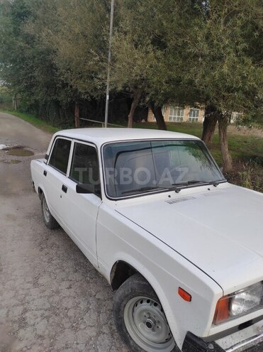 LADA (VAZ) 2107 2006, 11,155 km - 1.6 l - Salyan