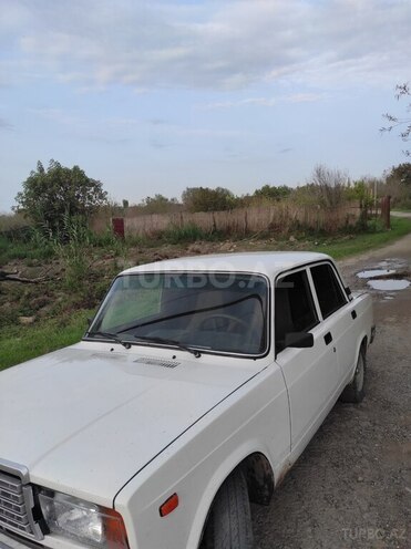 LADA (VAZ) 2107 2006, 11,155 km - 1.6 l - Salyan