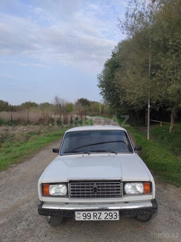 LADA (VAZ) 2107 2006, 11,155 km - 1.6 l - Salyan