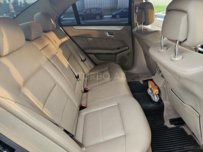 Mercedes E 220 2011, 295,000 km - 2.1 л - Bakı