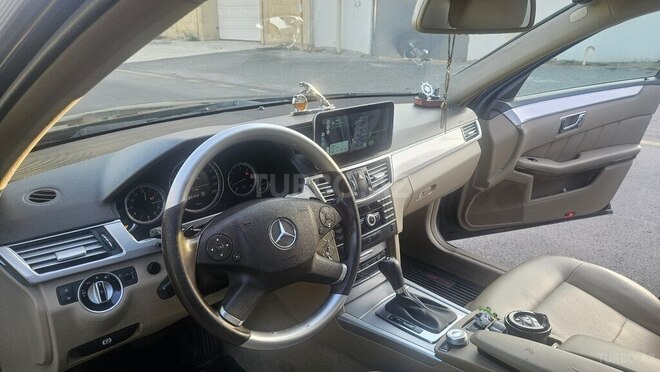 Mercedes E 220 2011, 295,000 km - 2.1 л - Bakı