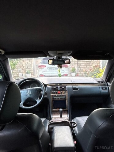 Mercedes E 270 2001, 575,960 km - 2.7 l - Bakı