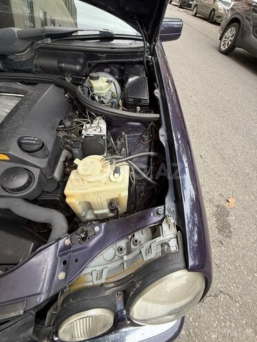 Mercedes E 280 1998, 330,000 km - 2.8 l - Bakı