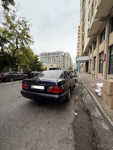 Mercedes E 280 1998, 330,000 km - 2.8 l - Bakı