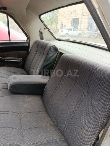 GAZ 24 1988, 85,000 km - 2.5 l - Xaçmaz