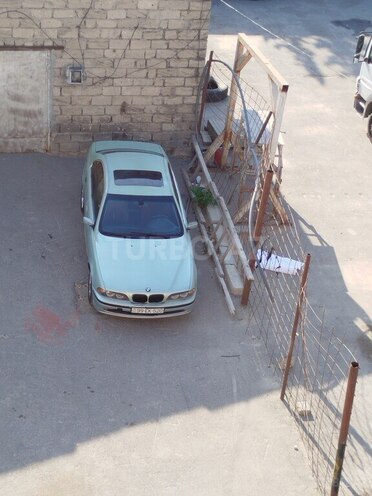 BMW 520 1999, 450,000 km - 2.0 l - Qusar