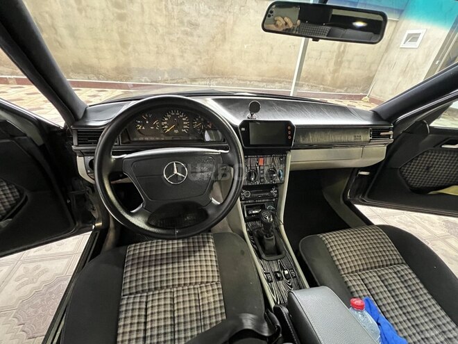 Mercedes 220 E 1995, 300,000 km - 2.2 l - Sumqayıt