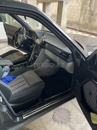 Mercedes 220 E 1995, 300,000 km - 2.2 l - Sumqayıt