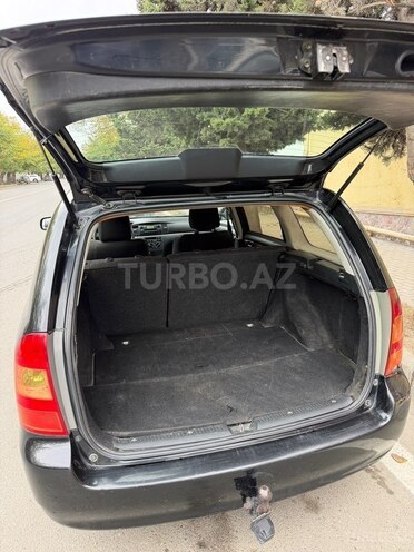 Toyota Corolla 2004, 200,000 km - 1.4 l - Şəmkir