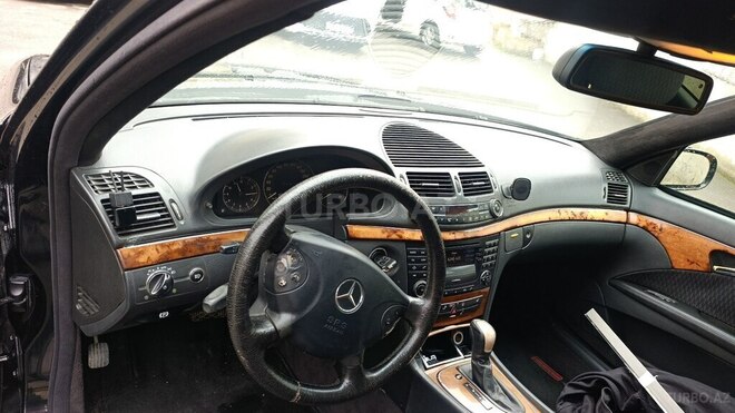 Mercedes E 270 2002, 327,258 km - 2.7 l - Bakı
