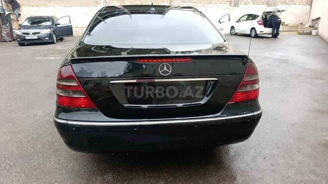 Mercedes E 270 2002, 327,258 km - 2.7 l - Bakı