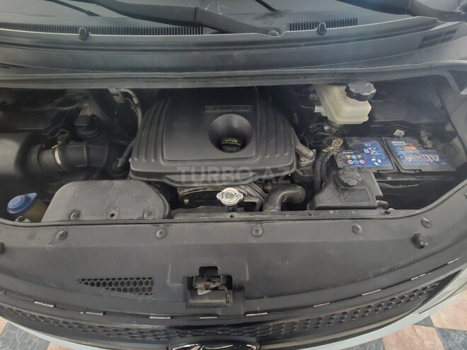 Hyundai H-1 2010, 310,000 km - 2.5 л - Balakən
